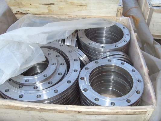 Le collier Pn16 Pn25 a forgé des brides d'acier au carbone glissent à plat dessus
