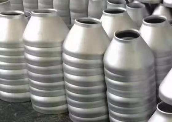 24&quot; X 20&quot; réducteur concentrique de l'acier au carbone Q235 pour la connexion de tuyau chimique