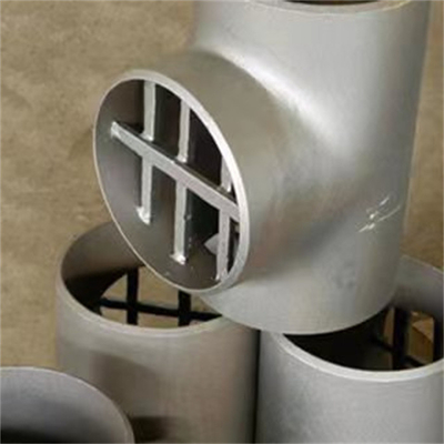 24&quot; pièce en t égale soudée d'acier au carbone de garnitures de tuyau/pièce en t Asme Astm A234 Wpb de réduction
