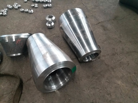 GOST 1/2 de la norme ANSI sablant argenté B16.9 DIN JIS de réducteur d'acier au carbone » à 100 »