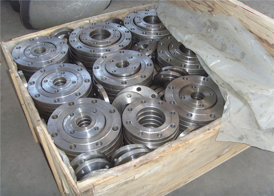 ASME Pn100 Dn100 a forgé le glissement plat de bride d'acier au carbone sur le cou augmenté de soudure de visage