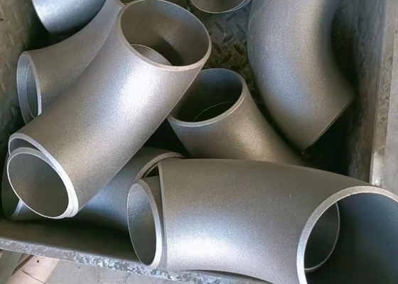 Peinture de rouille soudée par bout du coude du conduit d'acier au carbone B16.9 Sch20 Sch40 Sch80 anti